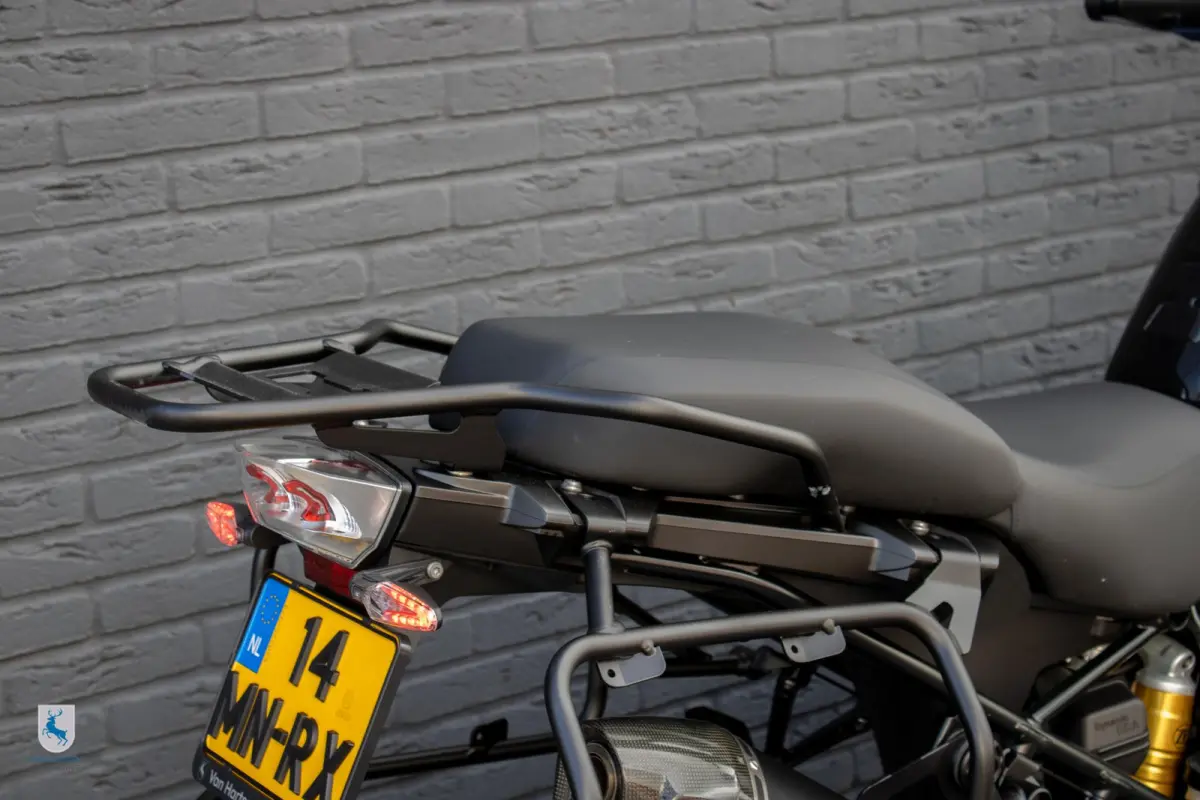 Triple Black / Van Harten Design / Akrapovic