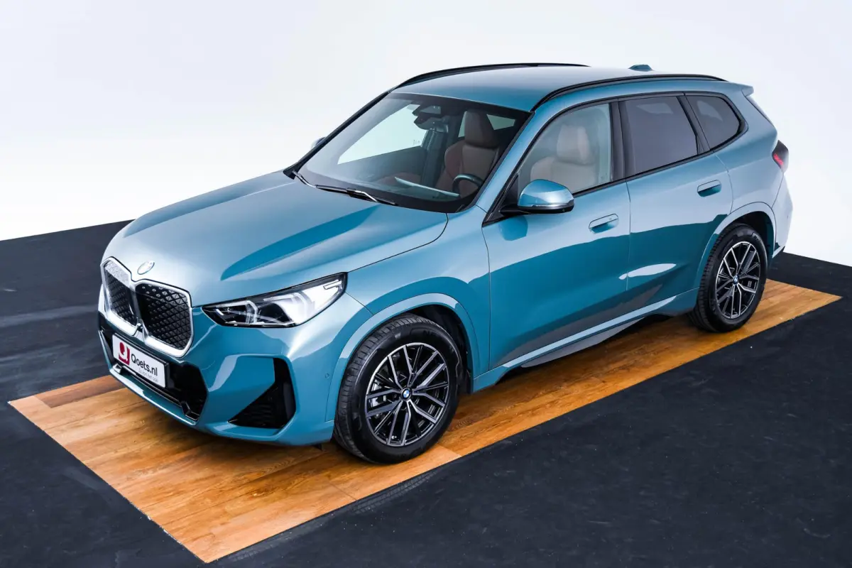 eDrive20 67 kWh M Sport Edition Driving Assistant Plus - Head up - Elektrisch verwarmde voorstoelen - Sportstoelen - Comfort Access - Getinte Ruiten - Grootlichtassistent -