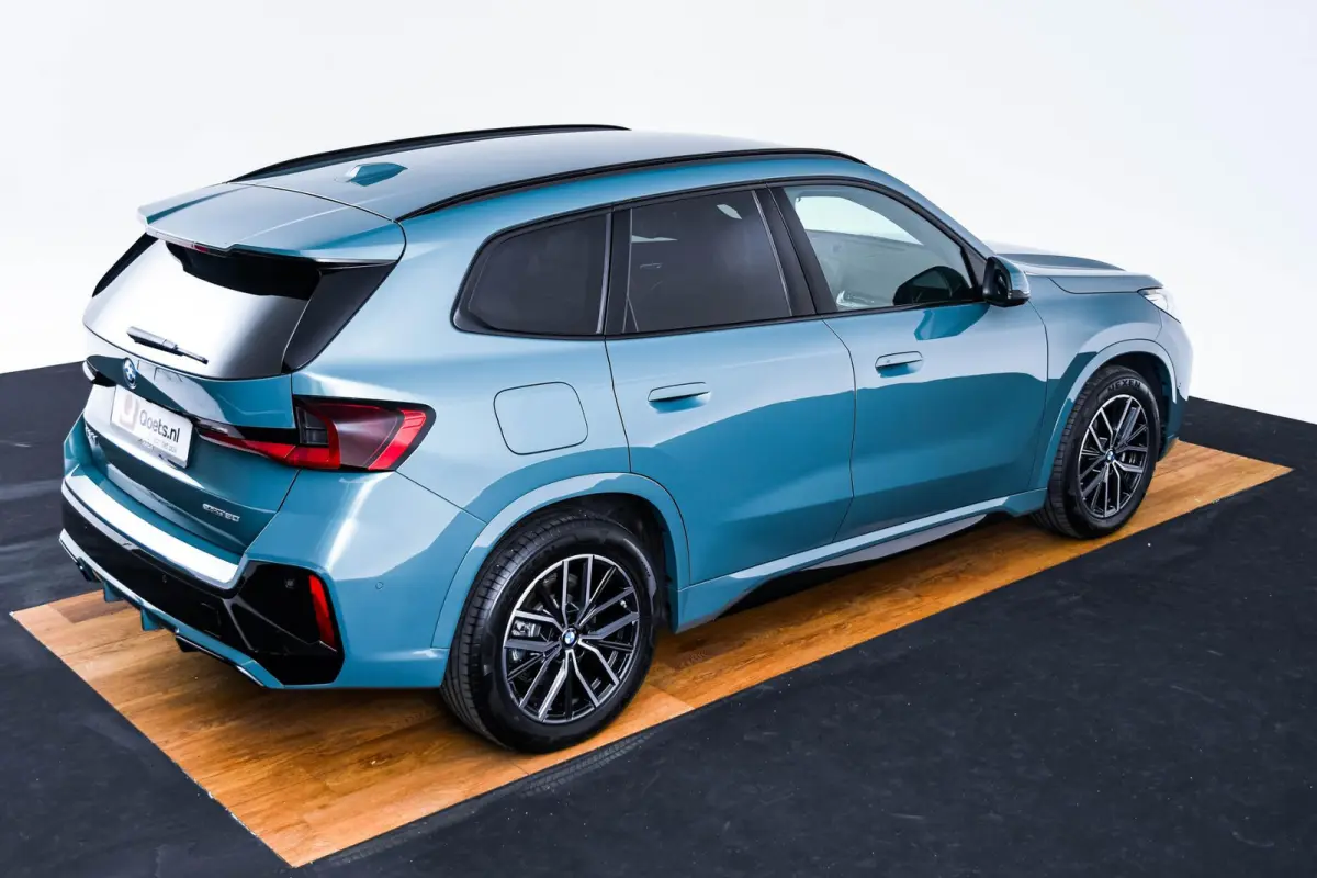 eDrive20 67 kWh M Sport Edition Driving Assistant Plus - Head up - Elektrisch verwarmde voorstoelen - Sportstoelen - Comfort Access - Getinte Ruiten - Grootlichtassistent -