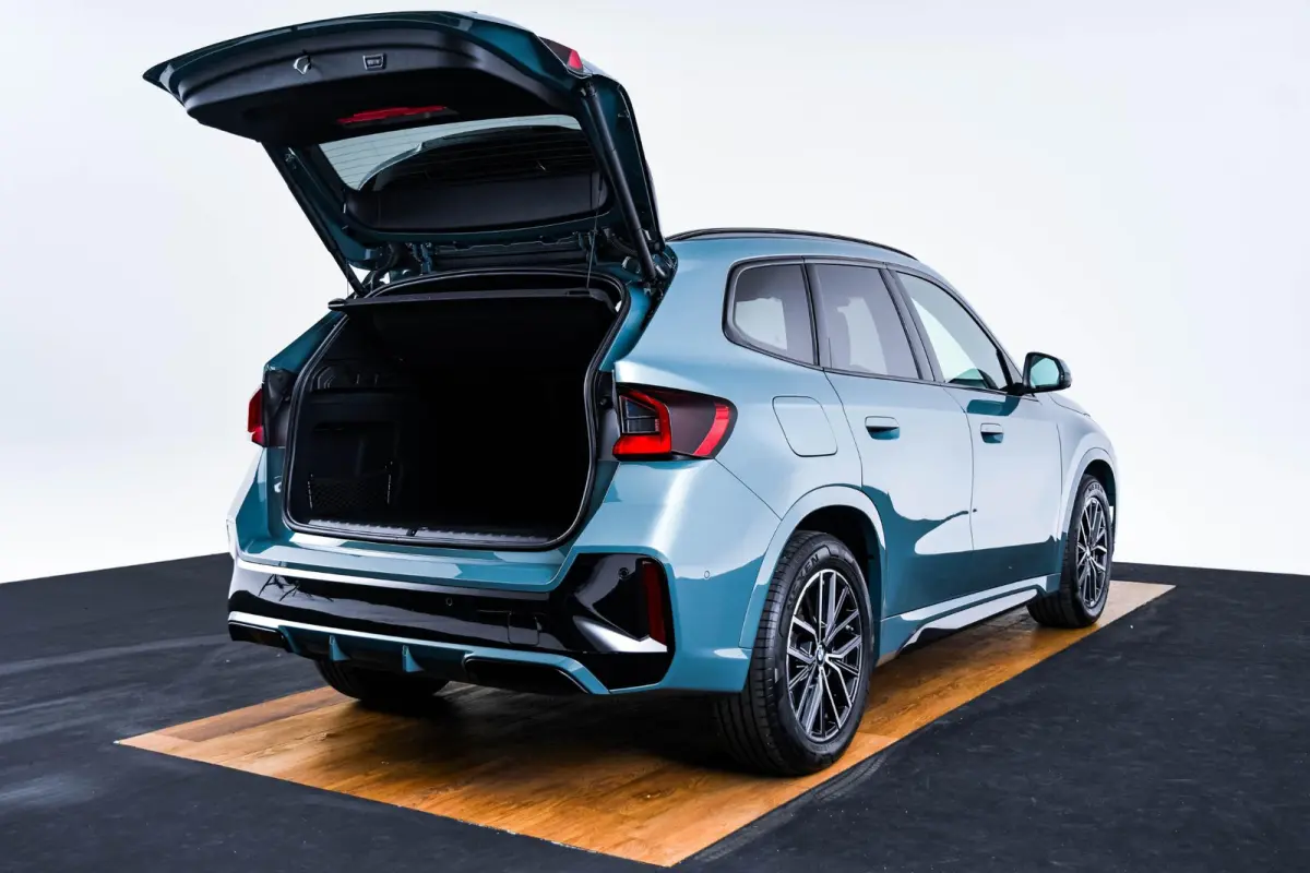 eDrive20 67 kWh M Sport Edition Driving Assistant Plus - Head up - Elektrisch verwarmde voorstoelen - Sportstoelen - Comfort Access - Getinte Ruiten - Grootlichtassistent -