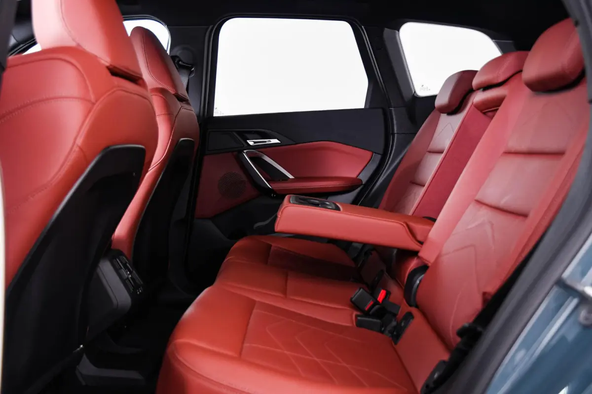 eDrive20 67 kWh M Sport Edition Driving Assistant Plus - Head up - Elektrisch verwarmde voorstoelen - Sportstoelen - Comfort Access - Getinte Ruiten - Grootlichtassistent -