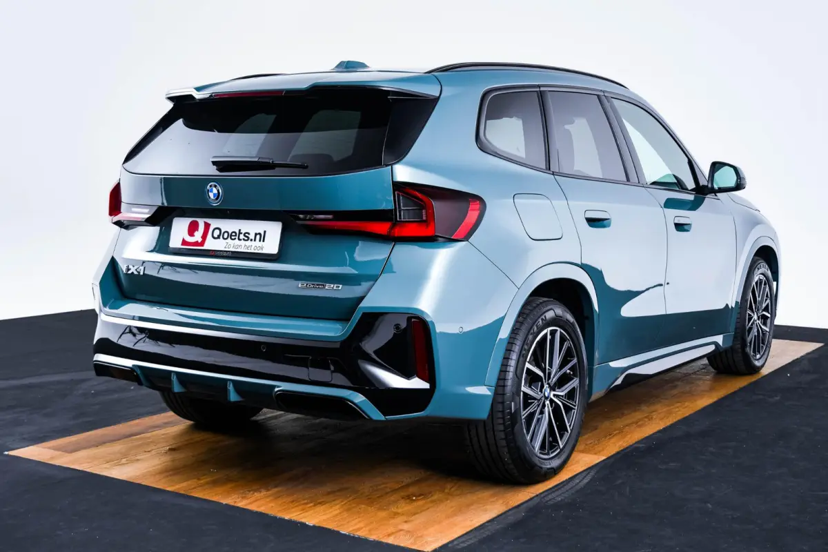 eDrive20 67 kWh M Sport Edition Driving Assistant Plus - Head up - Elektrisch verwarmde voorstoelen - Sportstoelen - Comfort Access - Getinte Ruiten - Grootlichtassistent -