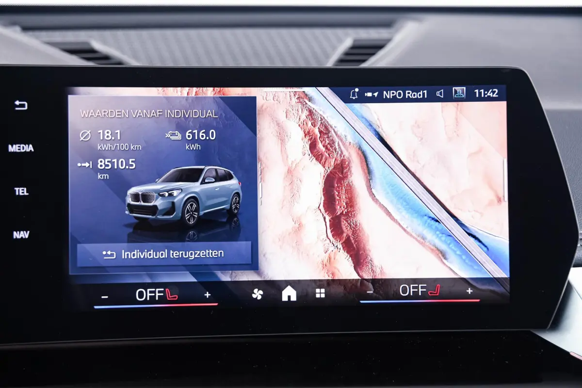 eDrive20 67 kWh M Sport Edition Driving Assistant Plus - Head up - Elektrisch verwarmde voorstoelen - Sportstoelen - Comfort Access - Getinte Ruiten - Grootlichtassistent -