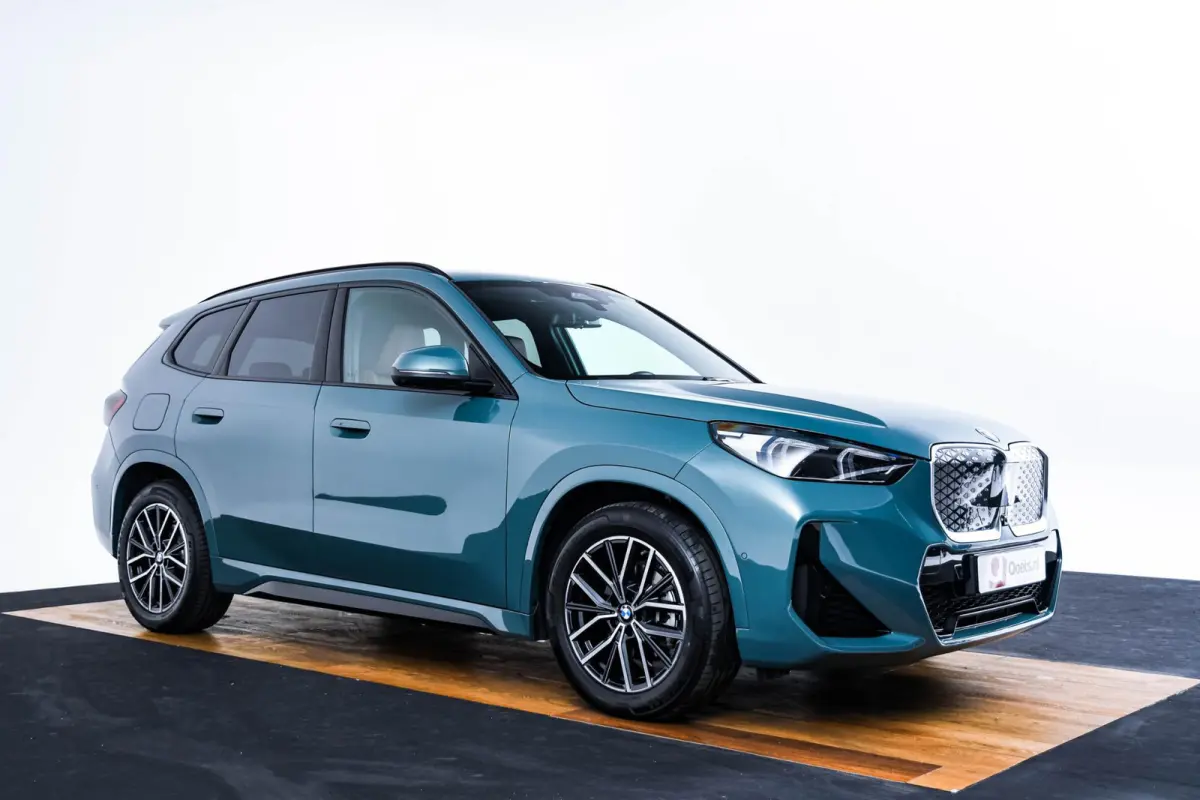 eDrive20 67 kWh M Sport Edition Driving Assistant Plus - Head up - Elektrisch verwarmde voorstoelen - Sportstoelen - Comfort Access - Getinte Ruiten - Grootlichtassistent -