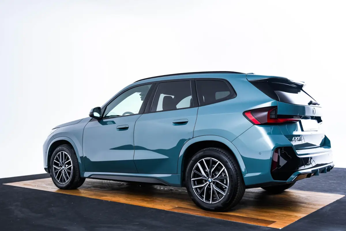 eDrive20 67 kWh M Sport Edition Driving Assistant Plus - Head up - Elektrisch verwarmde voorstoelen - Sportstoelen - Comfort Access - Getinte Ruiten - Grootlichtassistent -