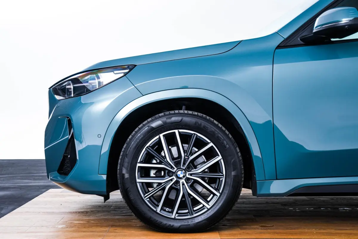eDrive20 67 kWh M Sport Edition Driving Assistant Plus - Head up - Elektrisch verwarmde voorstoelen - Sportstoelen - Comfort Access - Getinte Ruiten - Grootlichtassistent -
