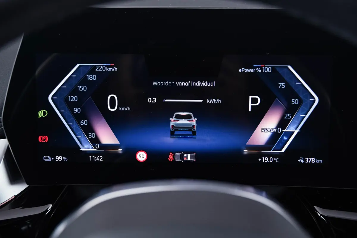 eDrive20 67 kWh M Sport Edition Driving Assistant Plus - Head up - Elektrisch verwarmde voorstoelen - Sportstoelen - Comfort Access - Getinte Ruiten - Grootlichtassistent -