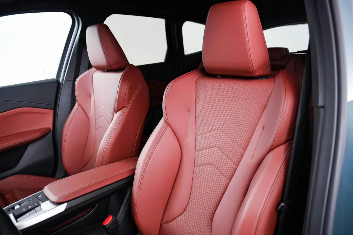 eDrive20 67 kWh M Sport Edition Driving Assistant Plus - Head up - Elektrisch verwarmde voorstoelen - Sportstoelen - Comfort Access - Getinte Ruiten - Grootlichtassistent -