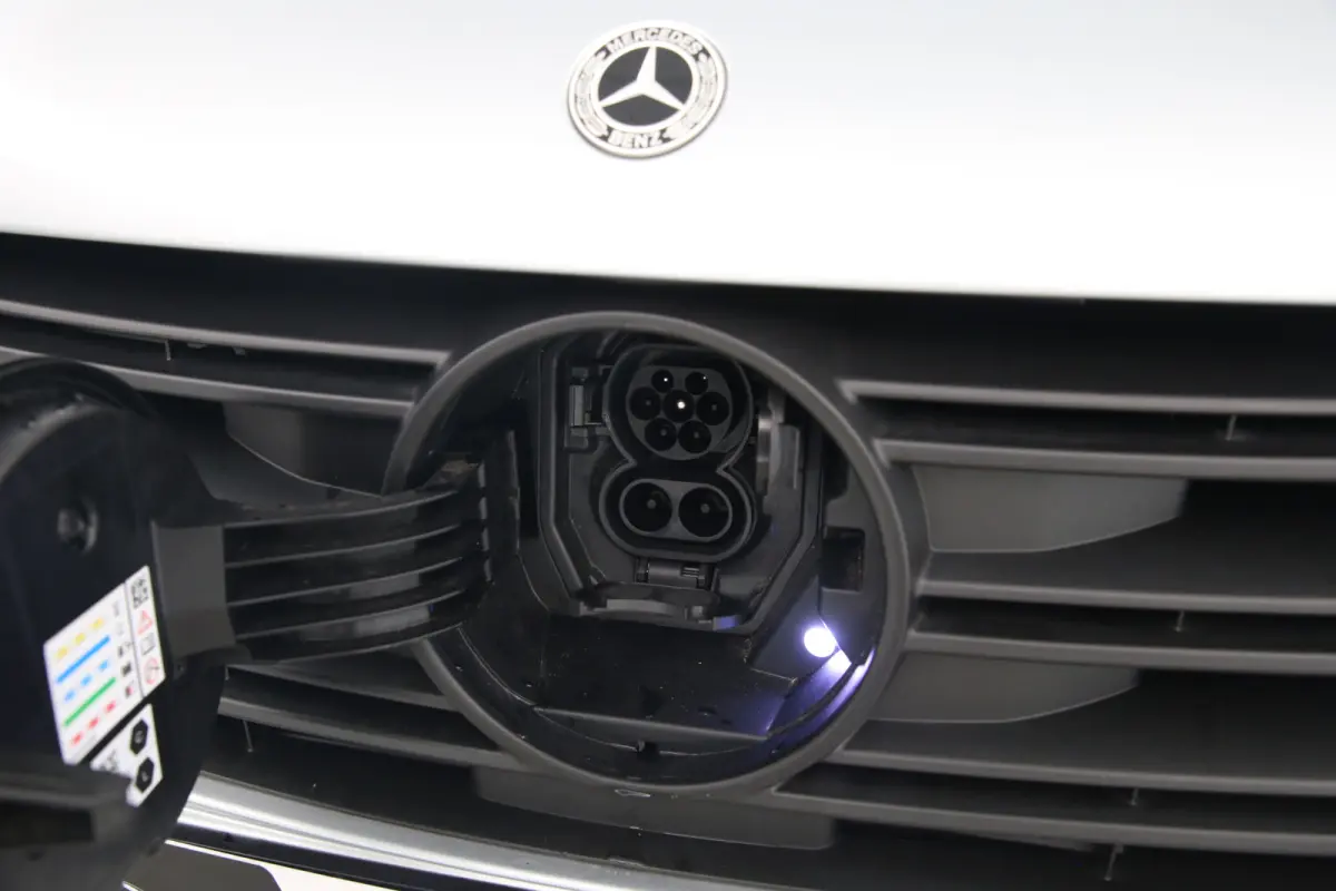 112 51 kWh | NIEUW | Snelladen | SOH 99% | 1400kg Trekgew. | Clima | Camera | Cruise | Carplay | Navi | Stoel/Stuurverw.