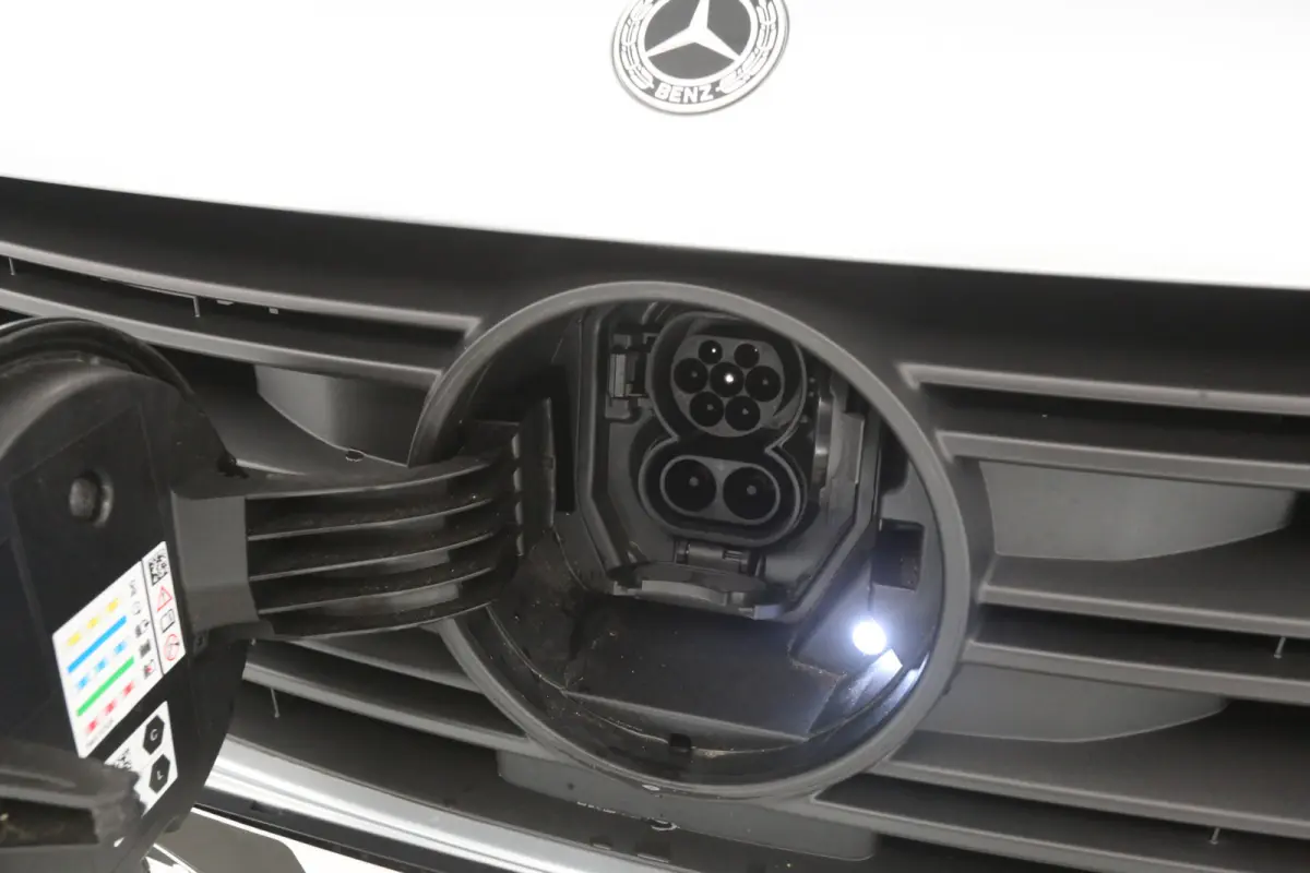 112 51 kWh | NIEUW | Snelladen | SOH 99% | 1400kg Trekgew. | Clima | Camera | Cruise | Carplay | Navi | Stoel/Stuurverw.