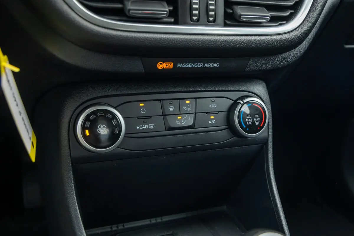 1.0 EcoBoost Connected | Apple Carplay/Android Auto | Parkeersensoren | Airco | Airco | Apple Carplay/Android Auto|telefoonintegratie premium | Cruise control