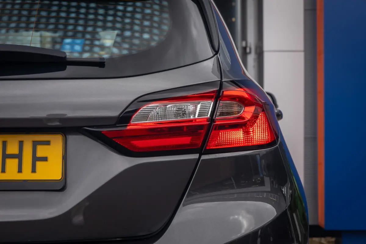 1.0 EcoBoost Connected | Apple Carplay/Android Auto | Parkeersensoren | Airco | Airco | Apple Carplay/Android Auto|telefoonintegratie premium | Cruise control