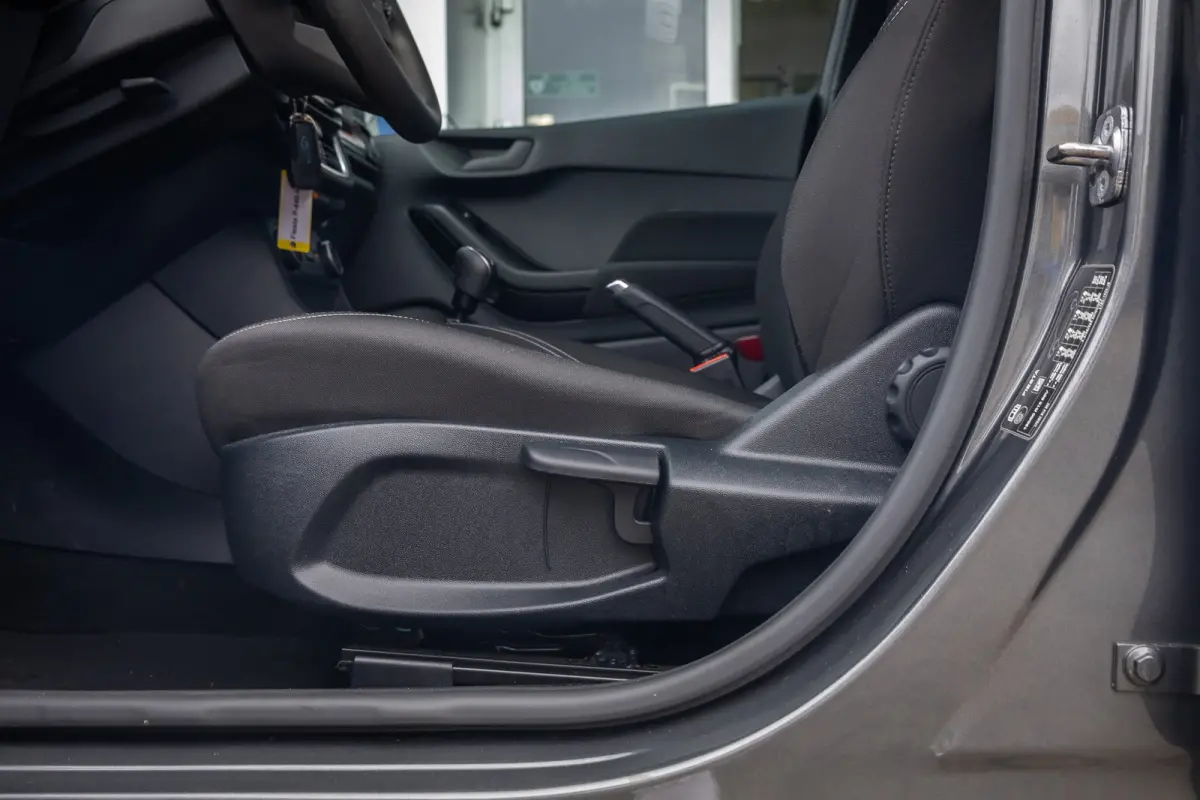 1.0 EcoBoost Connected | Apple Carplay/Android Auto | Parkeersensoren | Airco | Airco | Apple Carplay/Android Auto|telefoonintegratie premium | Cruise control