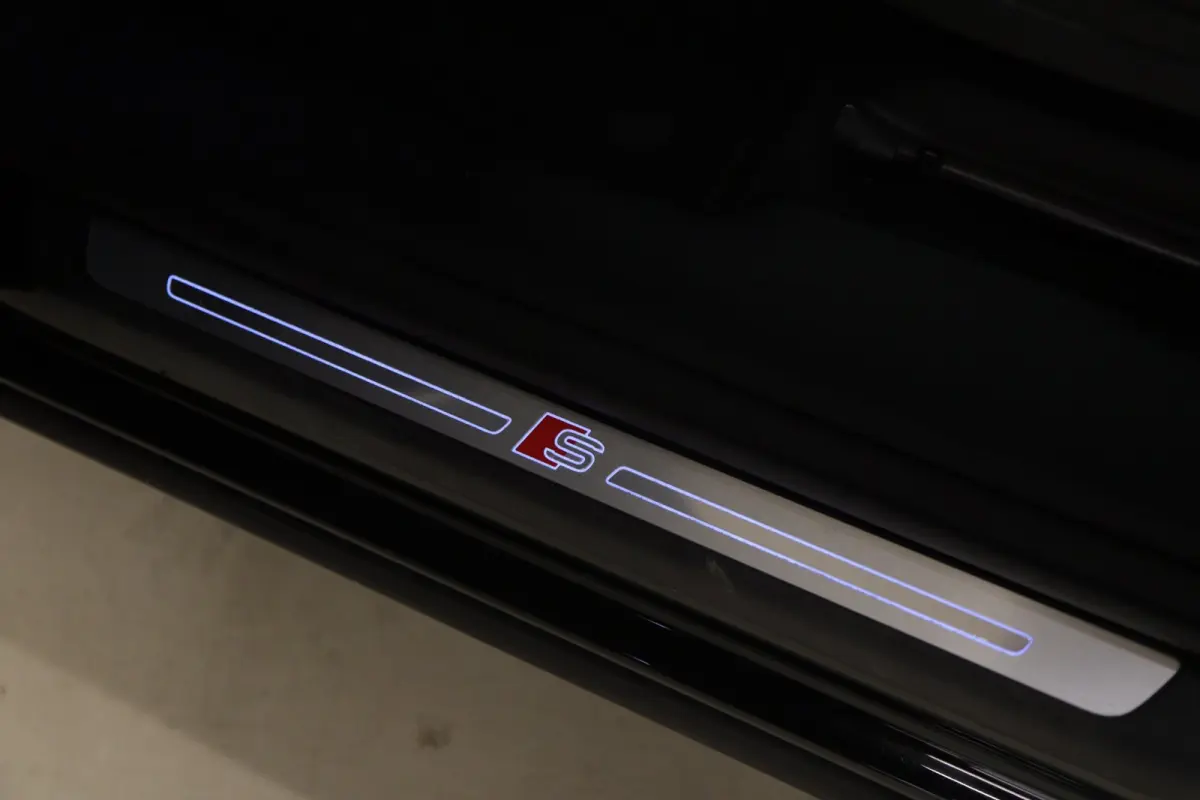 45 TFSI e S Edition 3X S-Line /PANO/CARPLAY/KEYLES/STOELV/BOMVOL