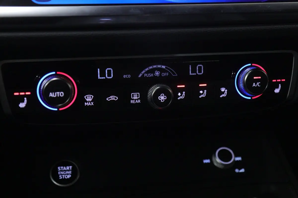 45 TFSI e S Edition 3X S-Line /PANO/CARPLAY/KEYLES/STOELV/BOMVOL