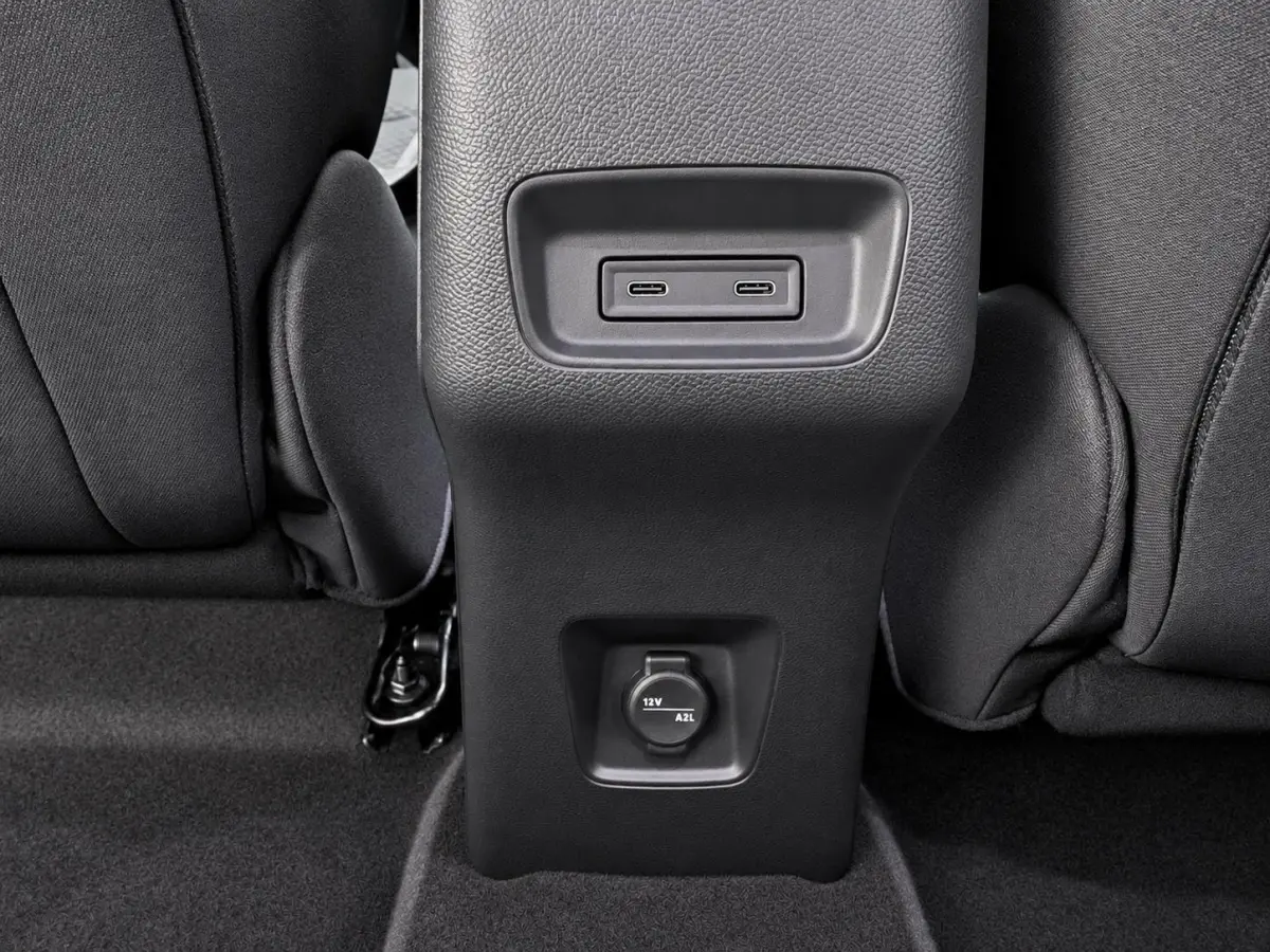 GS 44 kWh Navigatie Apple CarPlay Android Auto Camera Parkeerhulp Cruise Control Dodehoekdetectie Full Led Climate Control Lichtmetalen velgen