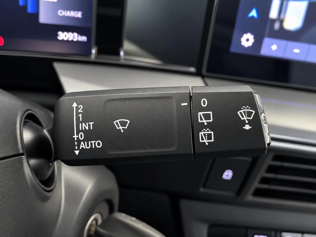 GS 44 kWh Navigatie Apple CarPlay Android Auto Camera Parkeerhulp Cruise Control Dodehoekdetectie Full Led Climate Control Lichtmetalen velgen