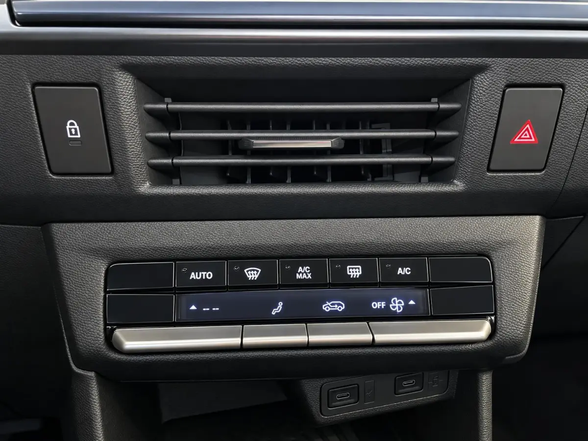 GS 44 kWh Navigatie Apple CarPlay Android Auto Camera Parkeerhulp Cruise Control Dodehoekdetectie Full Led Climate Control Lichtmetalen velgen