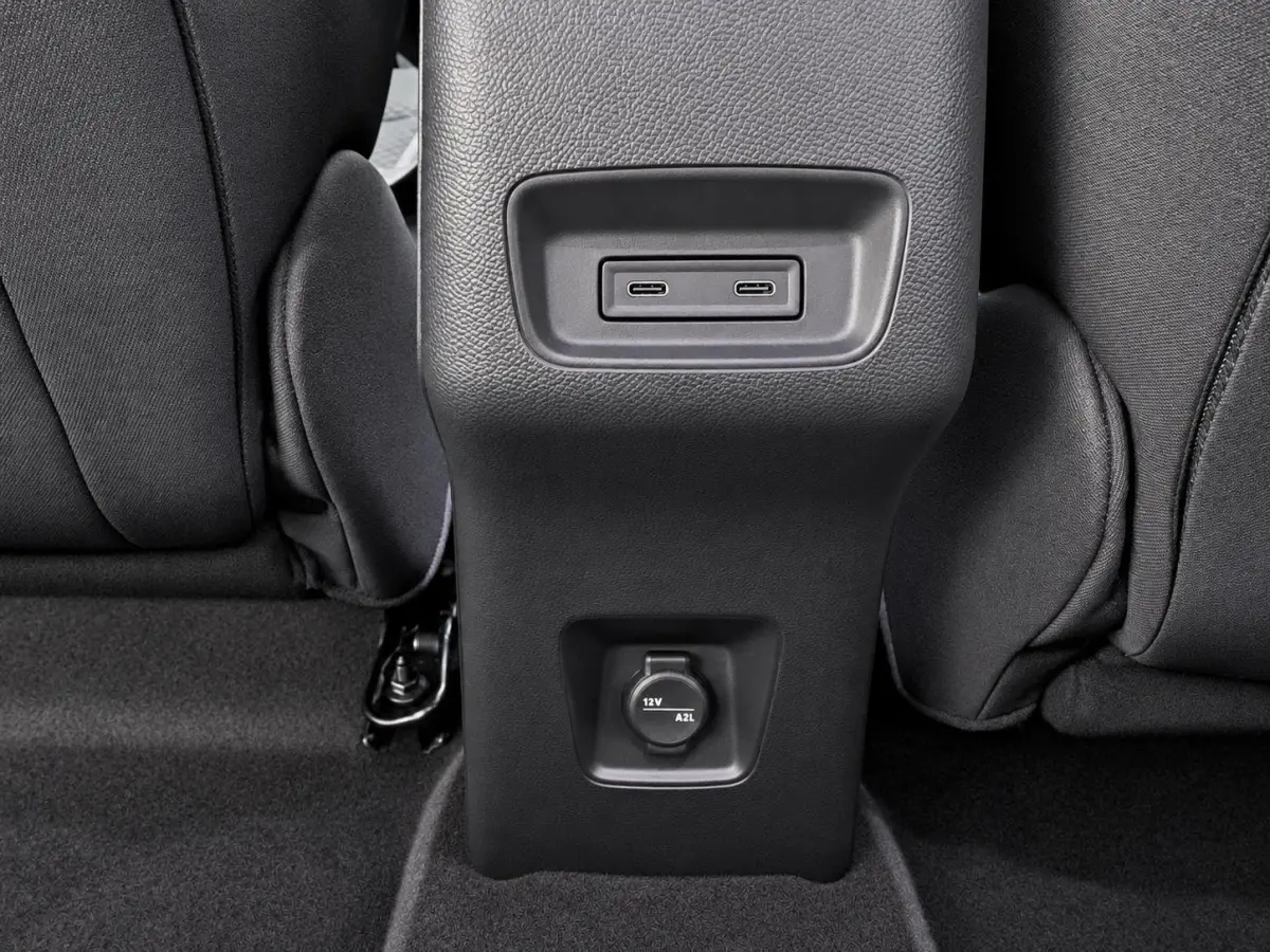 GS 44 kWh Navigatie Apple CarPlay Android Auto Camera Parkeerhulp Cruise Control Dodehoekdetectie Full Led Climate Control Lichtmetalen velgen