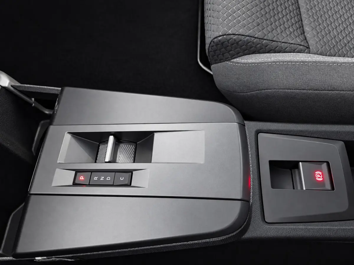 GS 44 kWh Navigatie Apple CarPlay Android Auto Camera Parkeerhulp Cruise Control Dodehoekdetectie Full Led Climate Control Lichtmetalen velgen