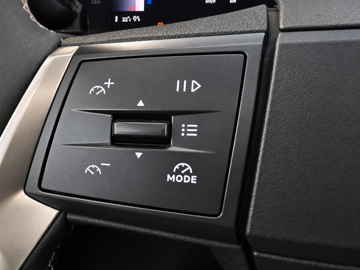 GS 44 kWh Navigatie Apple CarPlay Android Auto Camera Parkeerhulp Cruise Control Dodehoekdetectie Full Led Climate Control Lichtmetalen velgen