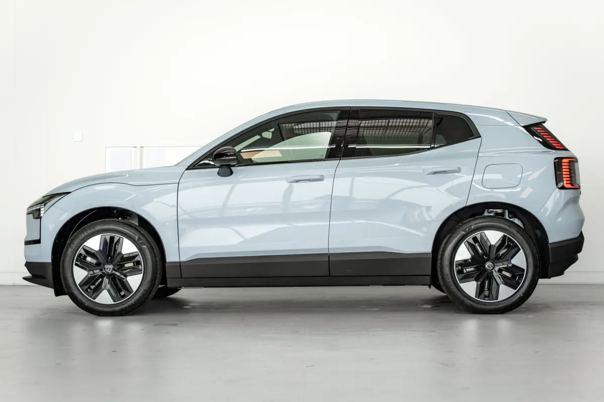 P3 Plus Europa 51 kWh Getint Glas | Elektr klep | BLIS | Elektr Stoelen | Stoelverw