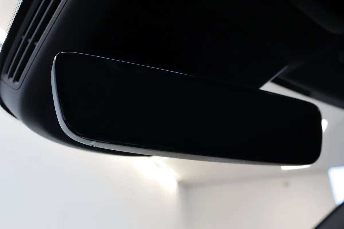 P3 Plus Europa 51 kWh Getint Glas | Elektr klep | BLIS | Elektr Stoelen | Stoelverw