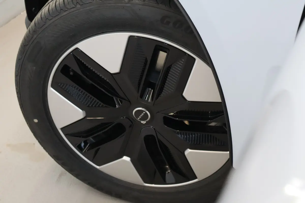 P3 Plus Europa 51 kWh Getint Glas | Elektr klep | BLIS | Elektr Stoelen | Stoelverw