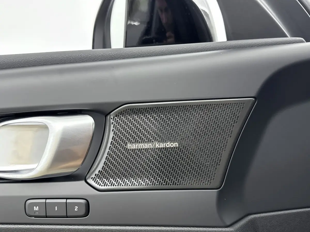 Extended Range Plus Black Edition | 20 inch LM | Harman/Kardon | PDC V+A en Camera | Elektrische stoelbediening met geheugen | Stoel + Stuur verwarming | Warmtepomp |