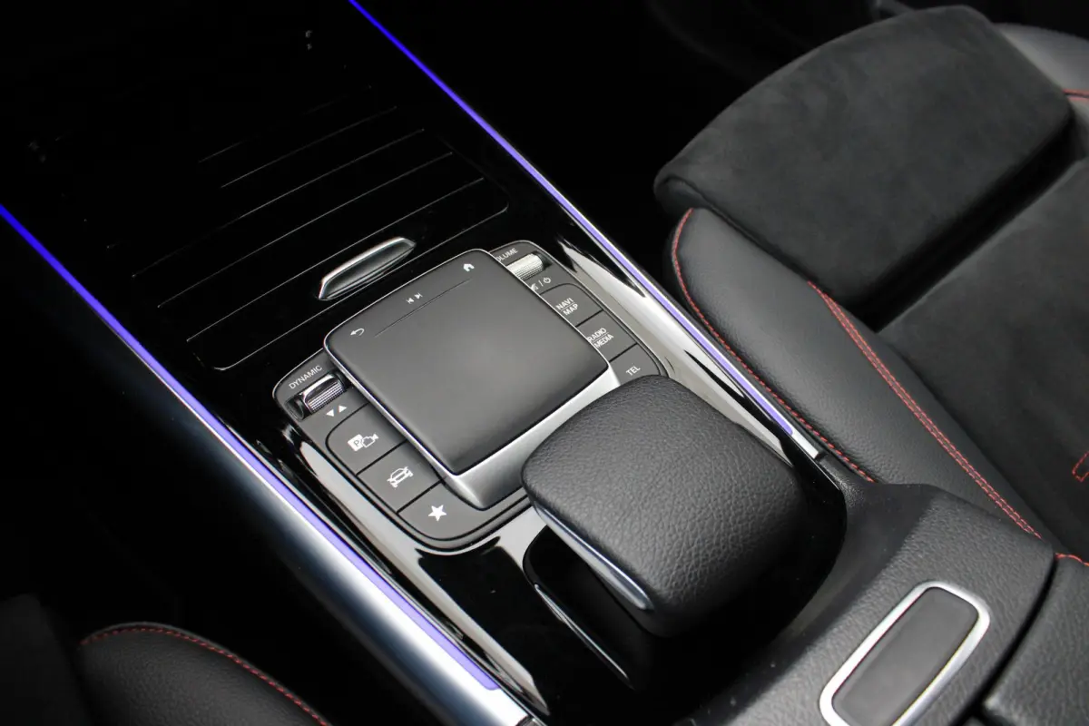 250 AMG 97,2% SOH | Camera | Trekhaak | Keyless | Widescreen | Sfeerverlichting | Dealer Onderhouden