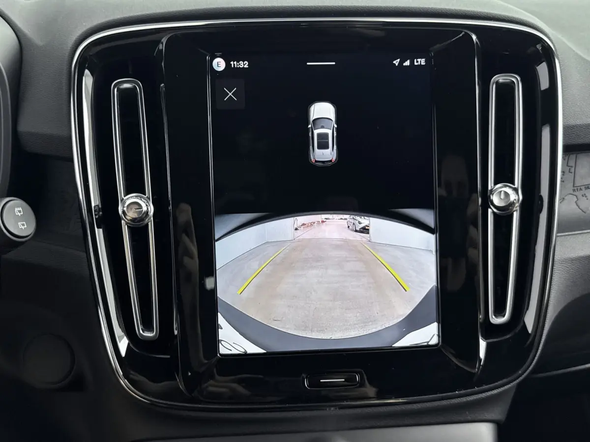 Single Motor Extended Range Plus Europa 82 kWh | 19 inch LM | Harman/Kardon | PDC V+A en Camera | Elektrische stoelbediening met geheugen | Stoel + Stuur verwarming | Warmtepomp | BLIS |