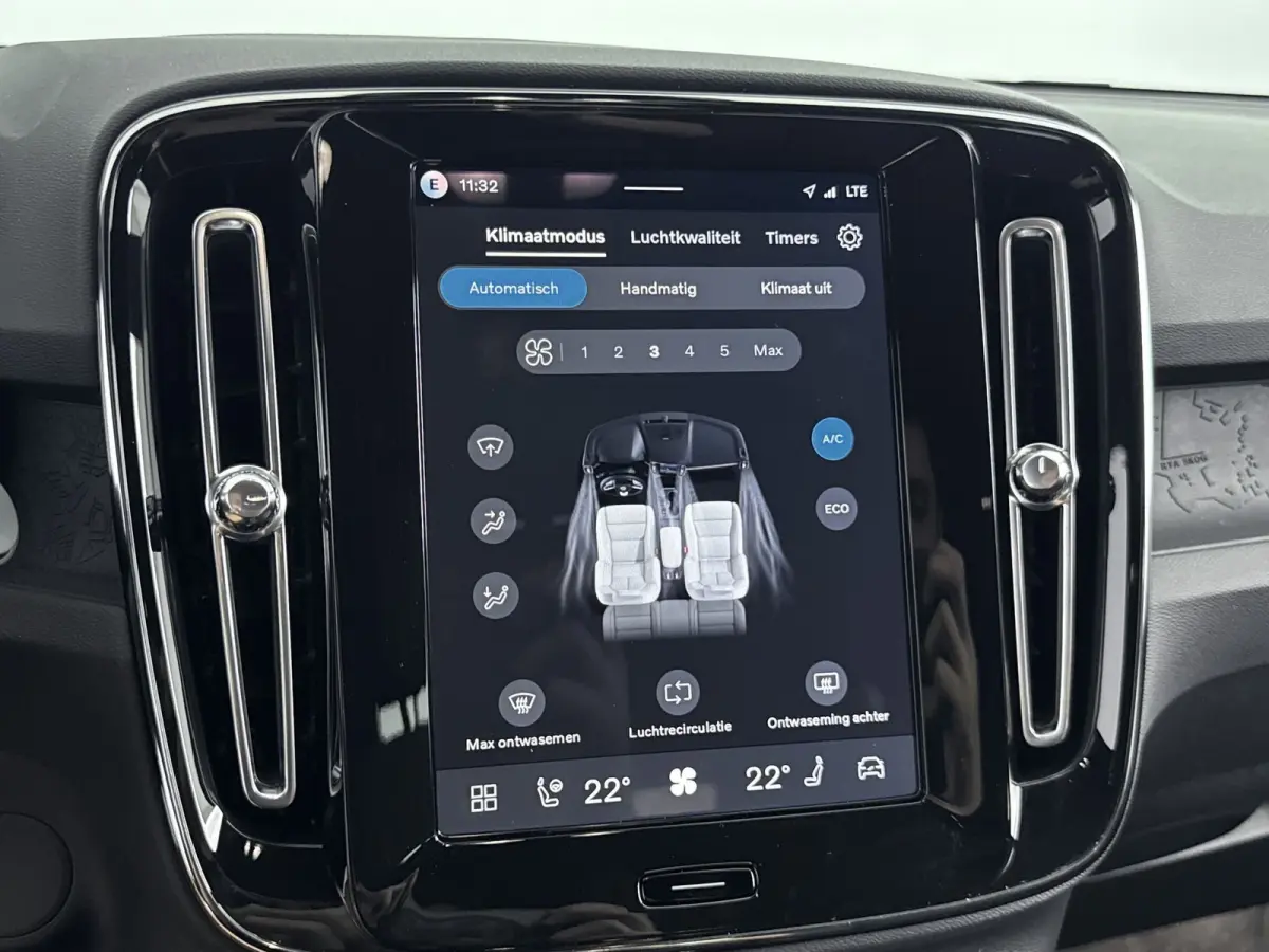 Single Motor Extended Range Plus Europa 82 kWh | 19 inch LM | Harman/Kardon | PDC V+A en Camera | Elektrische stoelbediening met geheugen | Stoel + Stuur verwarming | Warmtepomp | BLIS |