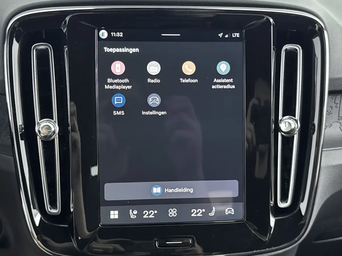 Single Motor Extended Range Plus Europa 82 kWh | 19 inch LM | Harman/Kardon | PDC V+A en Camera | Elektrische stoelbediening met geheugen | Stoel + Stuur verwarming | Warmtepomp | BLIS |