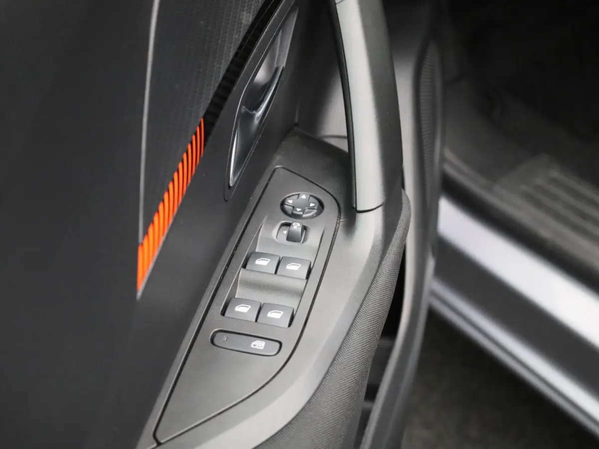EV Active Pack 50 kWh | Carplay | Navigatie | Bluetooth | CruiseControl |
