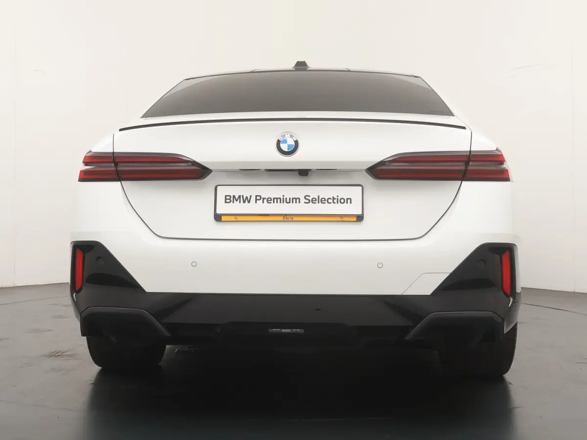 eDrive40 84 kWh M Sport Pro | Glazen Panoramadak | 21" Individual | Leder |  Stuur- & Stoelverwarming | Driving Assistant Professional | Harman Kardon | Head-Up | Stoelventilatie | Comfort A