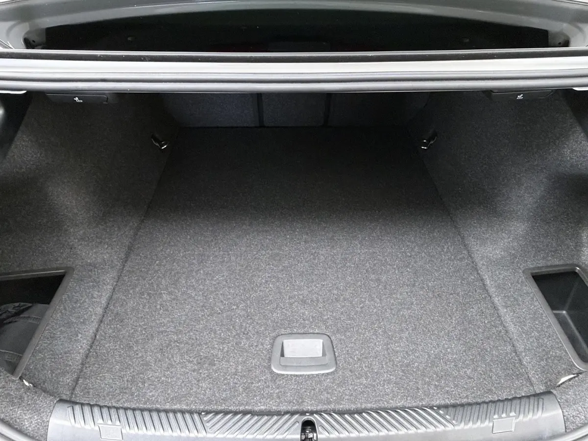 eDrive40 84 kWh M Sport Pro | Glazen Panoramadak | 21" Individual | Leder |  Stuur- & Stoelverwarming | Driving Assistant Professional | Harman Kardon | Head-Up | Stoelventilatie | Comfort A