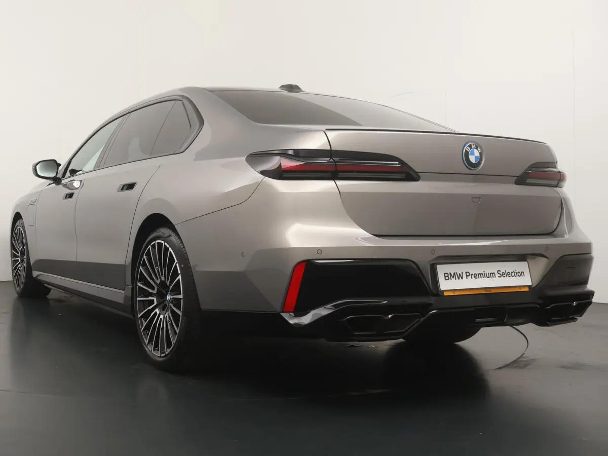 M760e xDrive | Trekhaak | SoH 100% | Skylounge Executive Lounge | Rear Console | Bowers&Wilkins |