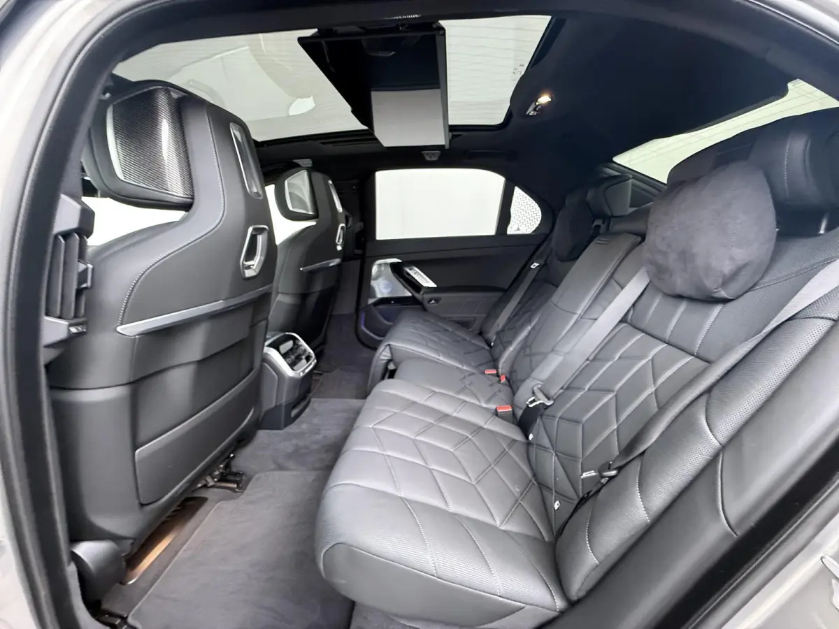 M760e xDrive | Trekhaak | SoH 100% | Skylounge Executive Lounge | Rear Console | Bowers&Wilkins |
