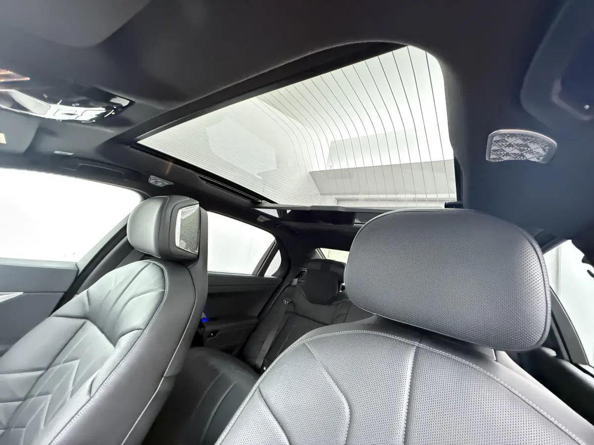 M760e xDrive | Trekhaak | SoH 100% | Skylounge Executive Lounge | Rear Console | Bowers&Wilkins |