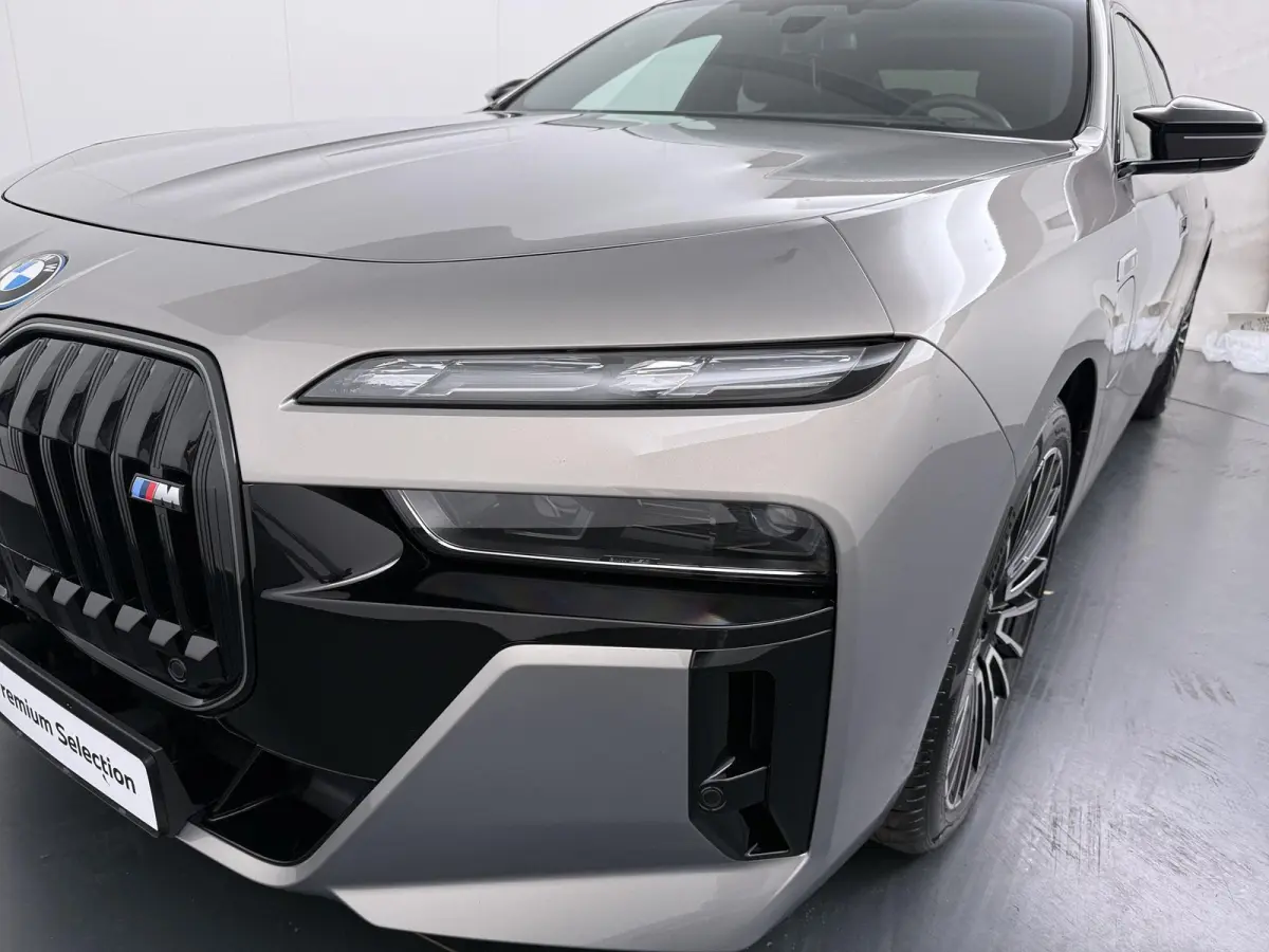 M760e xDrive | Trekhaak | SoH 100% | Skylounge Executive Lounge | Rear Console | Bowers&Wilkins |