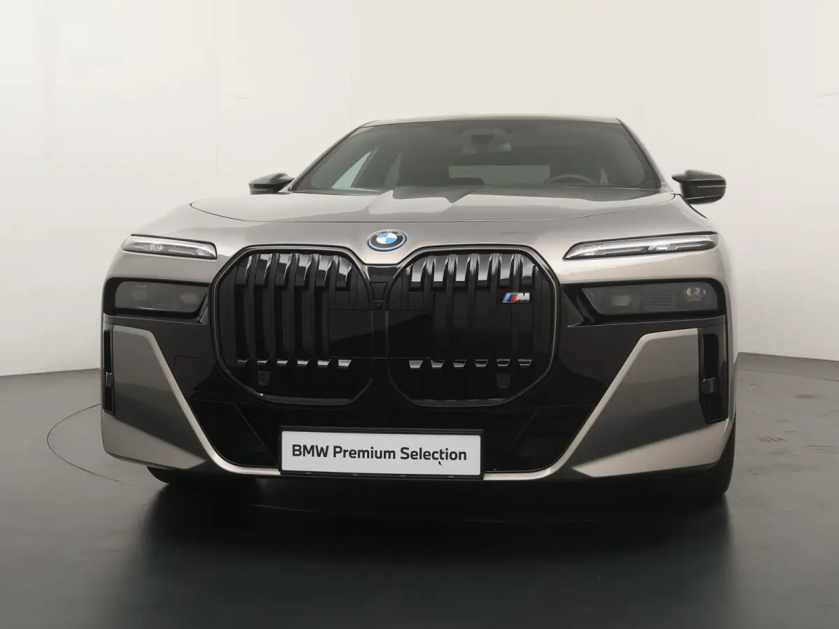 M760e xDrive | Trekhaak | SoH 100% | Skylounge Executive Lounge | Rear Console | Bowers&Wilkins |