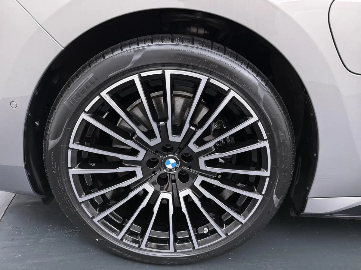 M760e xDrive | Trekhaak | SoH 100% | Skylounge Executive Lounge | Rear Console | Bowers&Wilkins |