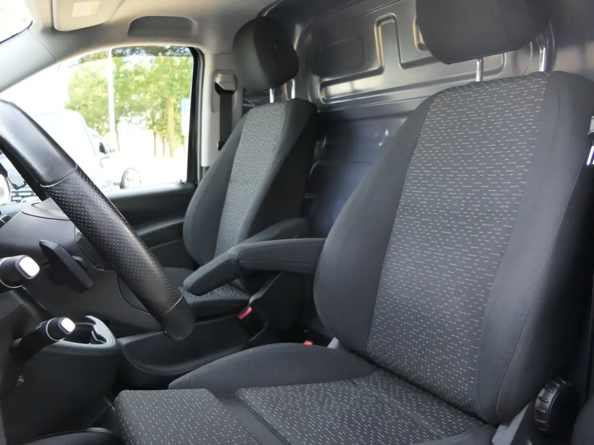 114 CDI Lang Lease-Edition | LED | Navigatie | CarPlay/Android Auto | Aftimmering | Lichtmetalen Velgen | Stoelverwarming | Comfort Stoelen