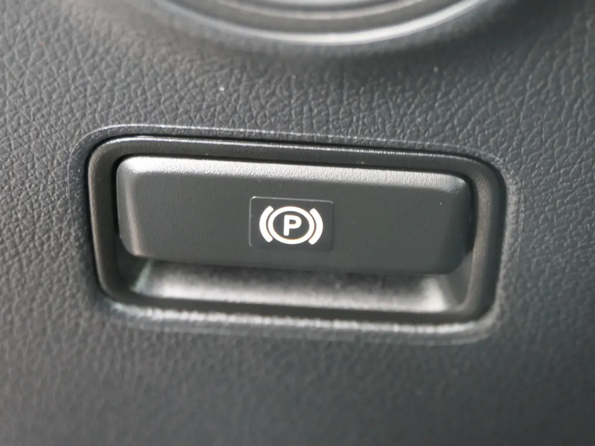 114 CDI Lang Lease-Edition | LED | Navigatie | CarPlay/Android Auto | Aftimmering | Lichtmetalen Velgen | Stoelverwarming | Comfort Stoelen