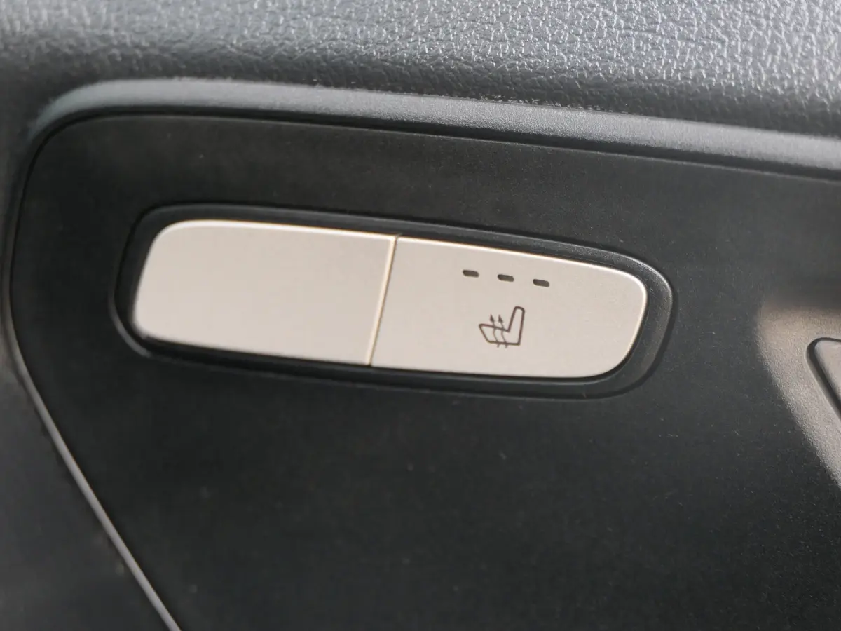 114 CDI Lang Lease-Edition | LED | Navigatie | CarPlay/Android Auto | Aftimmering | Lichtmetalen Velgen | Stoelverwarming | Comfort Stoelen
