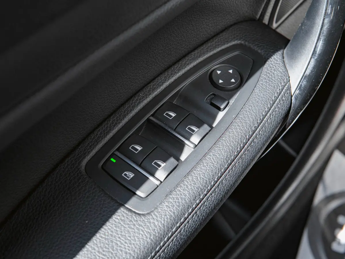 118i M Sport Edition| LEDER | STOELVERWARMING | 19 INCH | PDC | NAVI