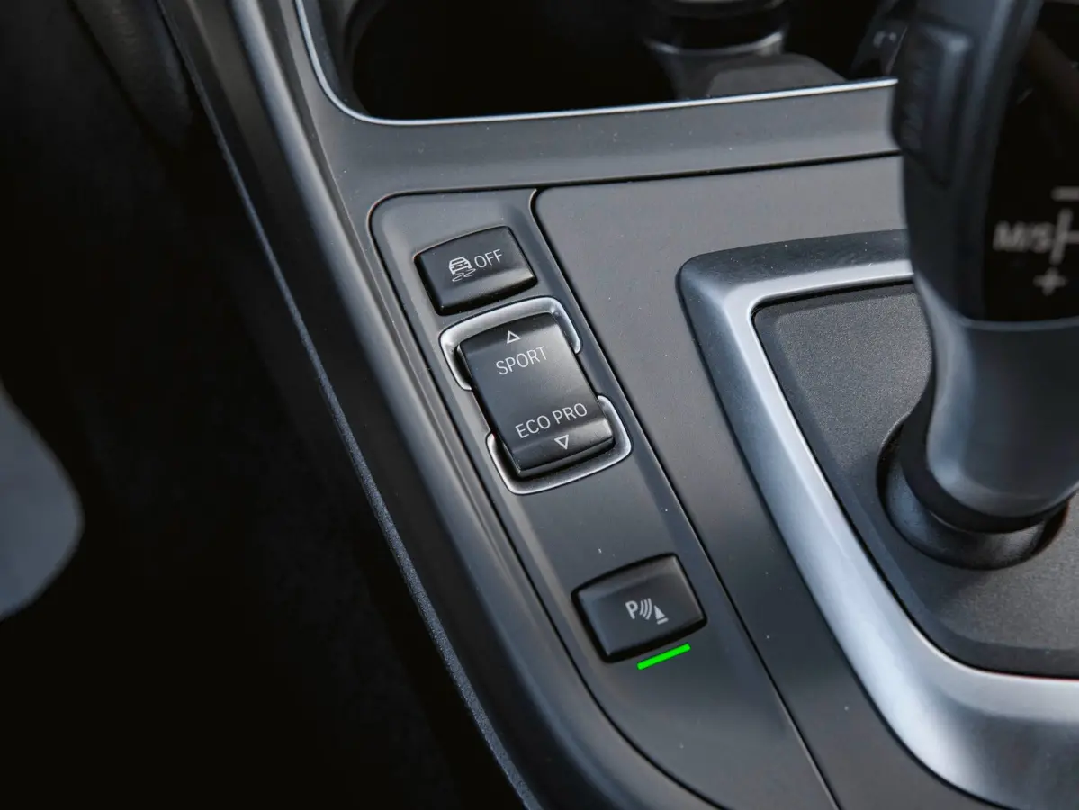 118i M Sport Edition| LEDER | STOELVERWARMING | 19 INCH | PDC | NAVI