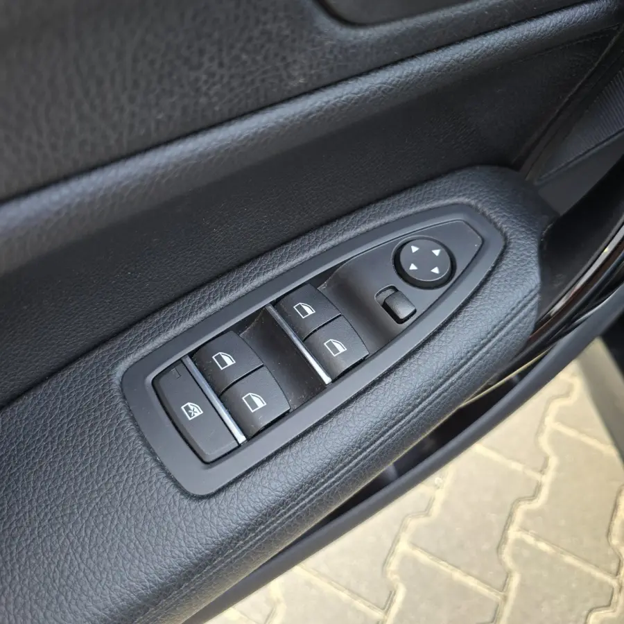 118i M Sport Edition| LEDER | STOELVERWARMING | 19 INCH | PDC | NAVI