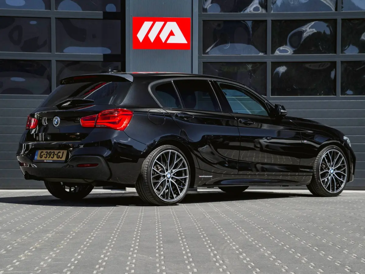 118i M Sport Edition| LEDER | STOELVERWARMING | 19 INCH | PDC | NAVI