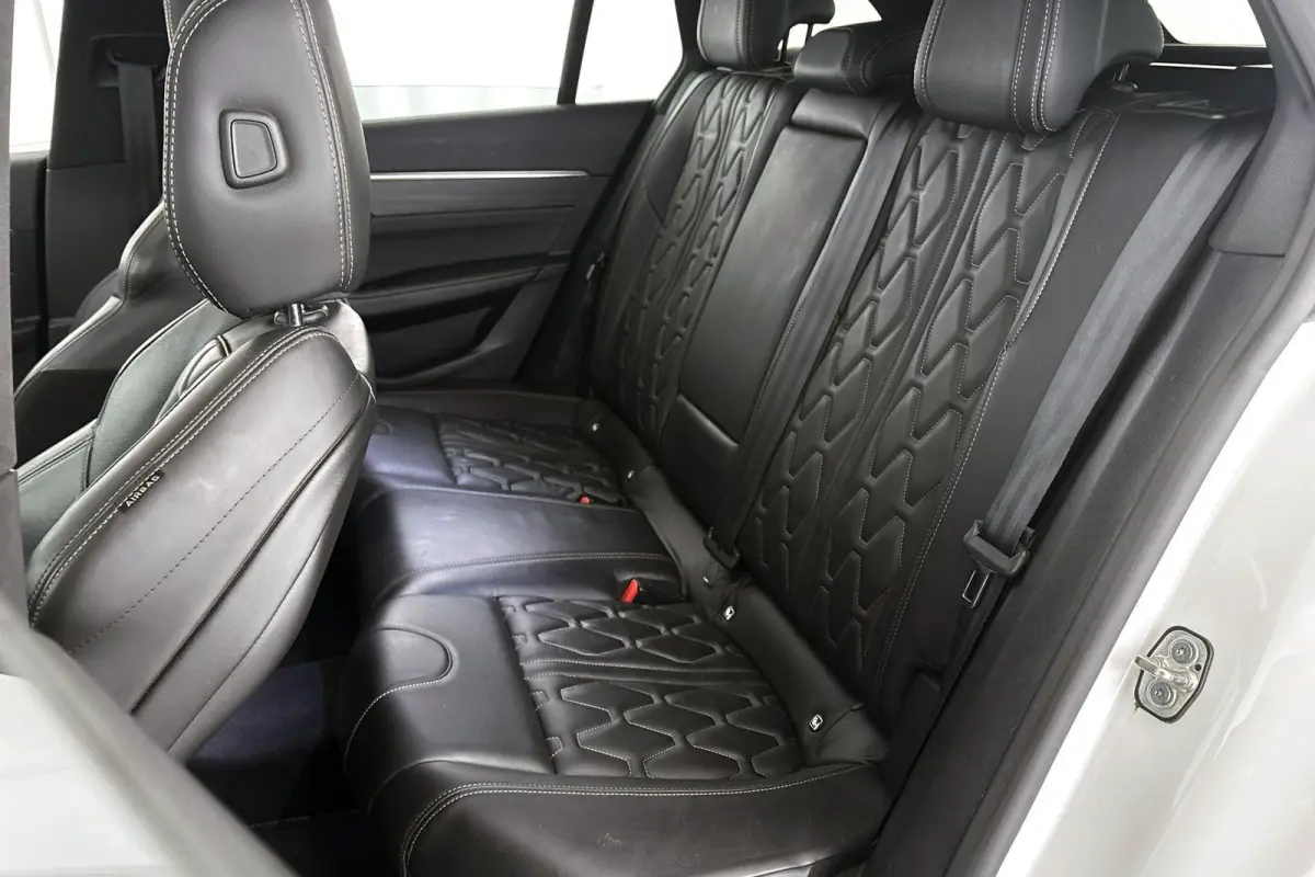 1.6 HYbrid GT Line SOH 91.5% Panoramadak Nappa Leder Stoelverwarming FOCAL